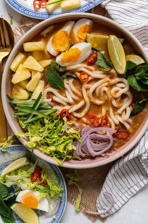 Laksa Paste Recipe, Laksa Recipe, Laksa Soup, Chicken Shredded, Coconut Milk Recipes, Vermicelli Noodles, Rice Vermicelli, Indonesian Cuisine, Malaysian Food