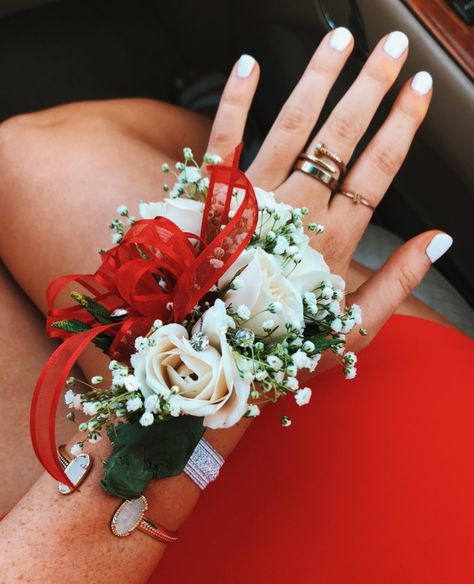 Red Hoco Flowers, Prom Wrist Corsage Ideas For Red Dress, Prom Corsage Red Dress, Red Prom Flowers Corsage, Prom Flowers Corsage Red, Red Corsages, Hoco 2023, Prom Flowers Corsage, Prom 23