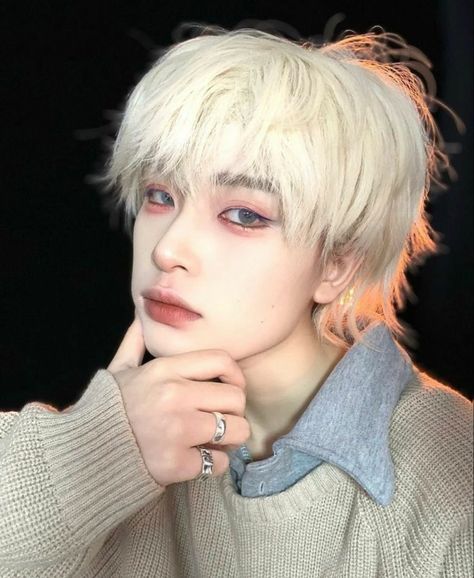 Boyish Makeup, Chinese Makeup, 얼굴 드로잉, Male Makeup, Body Reference Poses, Male Cosplay, Corte De Cabelo Masculino, Human Poses, Cosplay Makeup