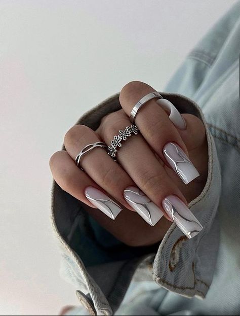 2024's Top 21 White Nail Trends: From Classic Elegance to Dazzling Designs Paznokcie Hello Kitty, White Nails With Gold, White Acrylic Nails, Nagel Inspo, Silver Nails, Fire Nails, Pretty Acrylic Nails, Chic Nails, Matte Nails