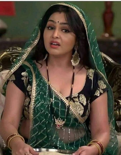 Shubhangi Atre, Saree Stills, Black Frock, Indian Drama, 90s Bollywood, Saree Navel, Funny Jokes For Adults, South Actress, Photography Poses Women