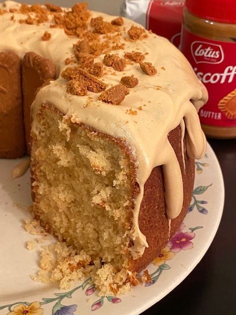 Ooey Gooey Butter Pound Cake, Pound Cake Bundt, Biscoff Pound Cake Recipe, Biscoff Bundt Cake, Snickerdoodle Pound Cake, Biscoff Pound Cake, Cookie Butter Bundt Cake, Pound Cake Flavors, Pound Cake Cookies