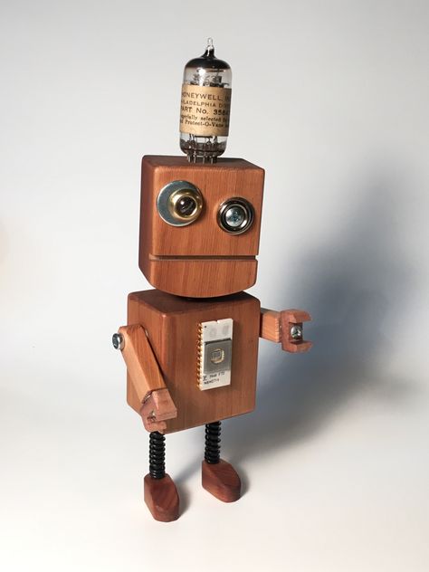 Wooden Robot, Robot Craft, Recycled Robot, Recycled Metal Art, Robot Sculpture, Recycled Art Projects, Diy Robot, Wood Craft Projects, Wine Cork Crafts