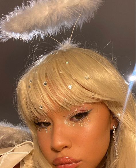 Angel Glitter Makeup, White Angel Makeup Aesthetic, Makeup Ideas Angel, Pink Angel Makeup, Cute Angel Makeup, Angel Look Makeup, Angel Like Makeup, Silver Tears Makeup, Angelic Aesthetic Makeup