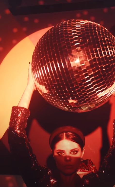 Holding A Mirror, Disco Aesthetic, Disco Decorations, Trend Ideas, Ball Aesthetic, Italo Disco, Queen Aesthetic, Colorful Lights, Study Photography