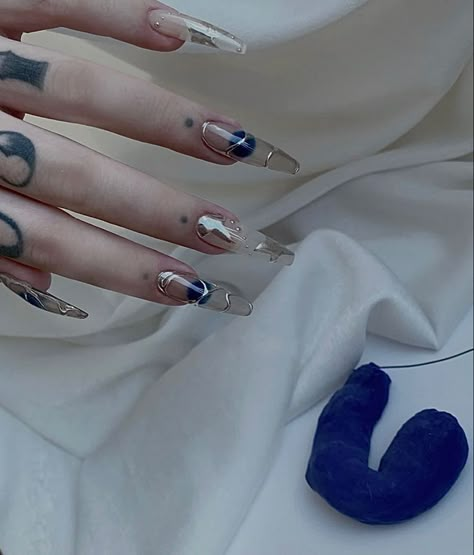 Long Transparent Nails, Blue And Metallic Nails, Nail Inspo 2023 Coffin, A On Nails, Nail Inspo Butterfly, Subversive Nails, Transparent Acrylic Nails, Crystals Tiktok, Blue Metallic Nails