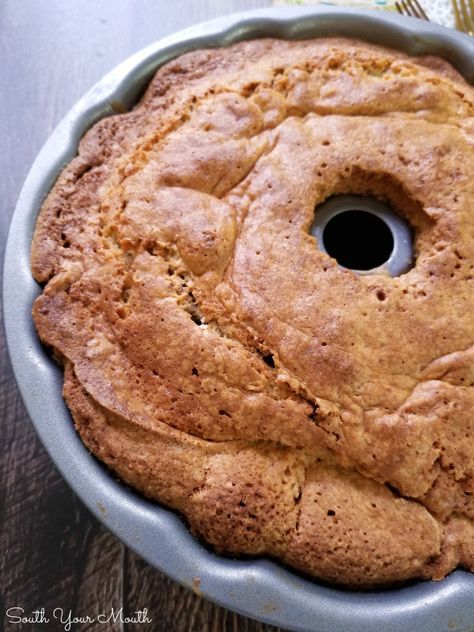 Pecan Cream Pound Cake with THE BEST Pecan Cream Cheese Frosting! A decadent Southern pound cake recipe made with sour cream and pecans topped with an ultra creamy pecan-studded cream cheese frosting that will have folks begging for the recipe! Pound Cake Cream Cheese, Pecan Cream Cheese Frosting, Pecan Pound Cake, Southern Pound Cake, Flavored Whipped Cream, Cake Portions, Butter Pecan Cake, Italian Cream Cakes, Sour Cream Pound Cake