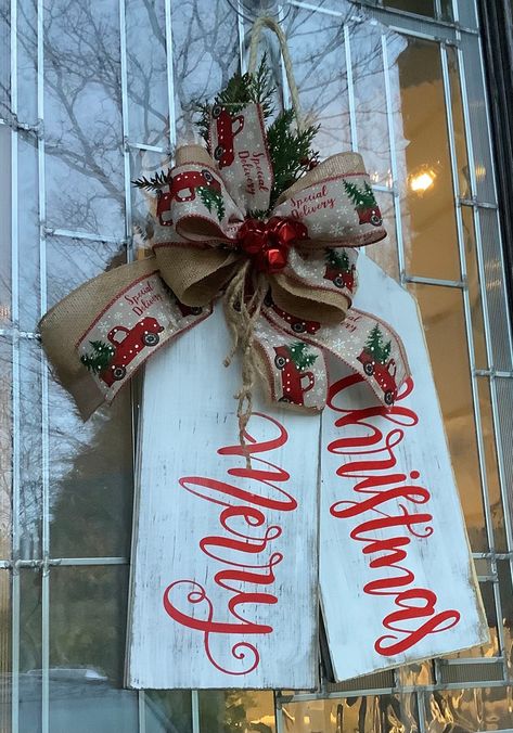 Large Wooden Door, Christmas Decor Door, Farmhouse Christmas Wreath, Door Tag, Wooden Christmas Crafts, Christmas Signs Wood, Christmas Door Hanger, Christmas Wood Crafts, Christmas Greenery