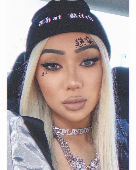 Nikita Dragun, Glam Makeup Look, Professional Hairstylist, Creative Makeup Looks, Aesthetic People, Girl Celebrities, Halloween Outfit, Beauty Guru, Alternative Girls