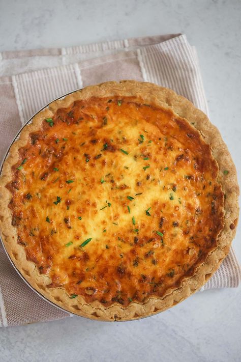 Three Cheese Quiche Quiche Premade Pie Crust, Quiche With Cream Cheese, Quiche With Premade Pie Crust, Cheese Quiche Recipes, Egg And Cheese Quiche, Three Cheese Quiche, Quiche Crust Recipe, Quiche Pie Crust, Quiche Recipes Crustless