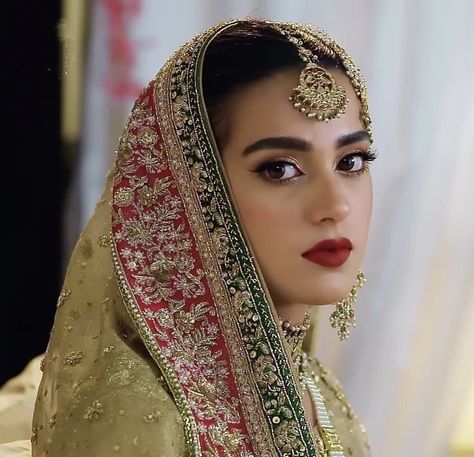 #wedding, #wedding inspiration, #event planning, #party ideas Desi Bride Makeup, Peach Makeup Look, Bridal Makeup Red Lips, Bridle Dress, Indian Wedding Favors, Pakistani Bridal Makeup, Peach Makeup, Makeup Brushes Guide, Desi Wedding Dresses