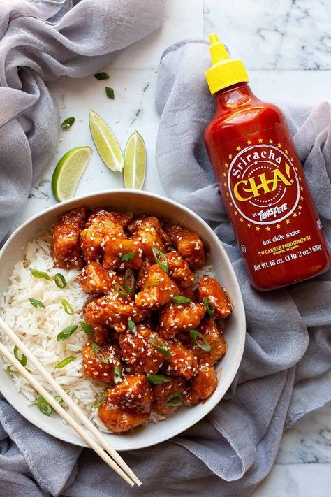 Honey Siracha Chicken, Honey Sriracha Sauce, Honey Sriracha Chicken, Sweet And Spicy Chicken, Sriracha Chicken, Amazing Chicken, Chicken Little, Spicy Chicken Recipes, Nice Food