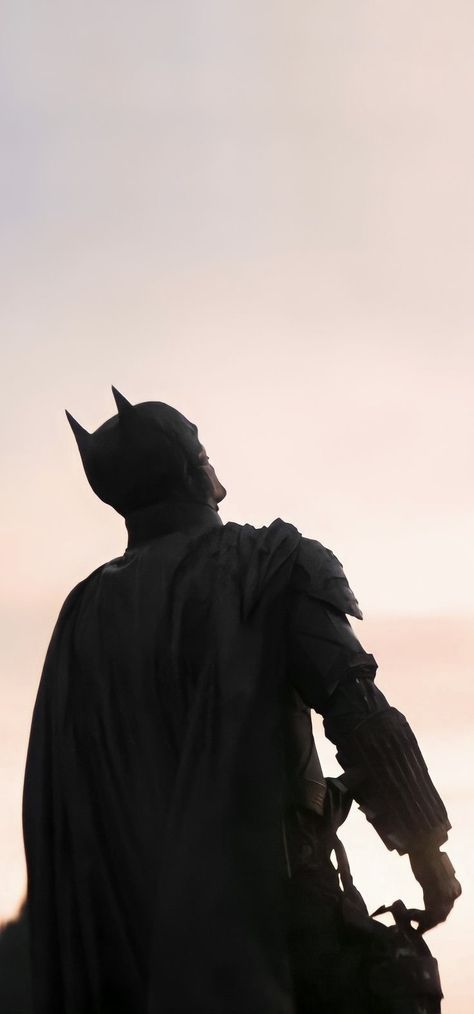 Batman Robert Pattinson, Batman Wallpaper Iphone, The Batman 2022, Batman Quotes, Sunset Portrait, Batman Christian Bale, Batman Comic Wallpaper, Man Silhouette, Silhouette Sunset