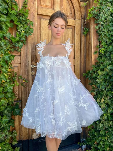 Butterfly Prom Dress, Angelic Dress, Lace Prom Gown, Teuta Matoshi, White Knee Length Dress, Beautiful Evening Gowns, Mini Homecoming Dresses, Lace Ball Gowns, Wedding Dresses With Flowers