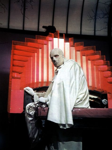 The Abominable Dr. Phibes (1971) Vincent Price as Dr. Anton Phibes. Dr Phibes, Vincent Price, Famous Monsters, Comics Artist, Horror Icons, Fright Night, Creature Feature, B Movie, Vintage Horror