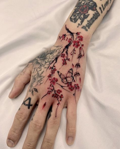 Japanese Hand Tattoos Women, Sakura Hand Tattoo, Japananese Tattoo, Asian Patchwork Tattoo, Rosebush Tattoo, Tatoos Japan, Japan Tattoo Ideas, Marissa Core, Japanese Inspired Tattoos