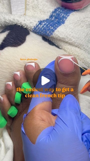 Raymeshia Williams on Instagram: "there’s many ways to get the same result but this is my fav🫶🏾🤌🏾 the guidelines tend to make it more symmetrical and even 

#clean #frenchtipnails #gelnails #geltoes #acrylics #acrylictoes #blacknailtech #licensednailtech #frenchnails #classynails #pedicure #pedi #clean #sandiegonails #sdnails #nailtutorial #nailclasses #nailclub #nailblogger #nailvideos #nailart #naildesign" French Tip Pedicure Toes, Clean Toe Nails, Toe Nail Polish Ideas, French Toes Pedicure, French Tip Pedicure, French Toe Nails, French Tip Toes, French Toes, French Pedicure