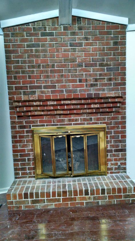 How to Makeover Your Fireplace on the Cheap and Easy Corner Brick Fireplace Ideas, Painting Fireplace Insert, Fireplace Insert Ideas, Whitewashing Brick, Whitewash Brick Fireplace, Update Brick Fireplace, Gas Fireplace Makeover, Corner Fireplace Makeover, Mantel Diy