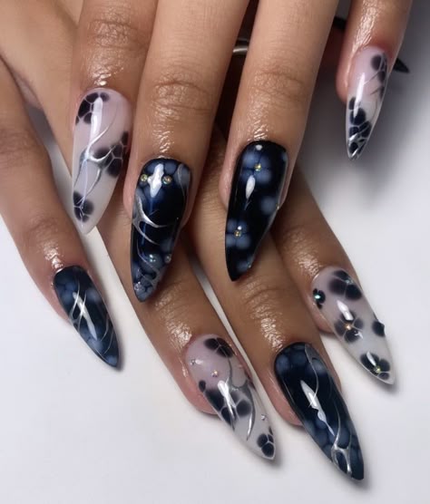 Midnight Inspired Nails, Gothic Flower Nails, Dark Blue Floral Nails, Nail Art Advanced, Black Orchid Nails, Dark Flower Nails, Gloomy Nails, Dark Floral Nails, Darker Nails