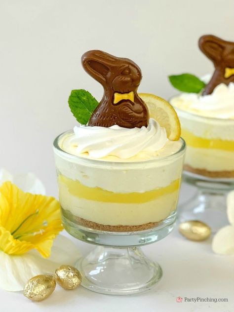 Easter Dessert Lemon, Easter Parfait, Desserts Lemon, Easter Deserts, Easter Cheesecake, Easter Foods, Cheesecake Parfaits, Parfait Desserts, Easter Desserts