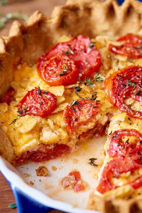 Recipe With Mayonnaise, Southern Tomato Pie, Tomato Pie Recipe, Tomato Dishes, Vegetable Pie, Fresh Tomato Recipes, Tomato Pie, Bacon Cheddar, Pie Dough