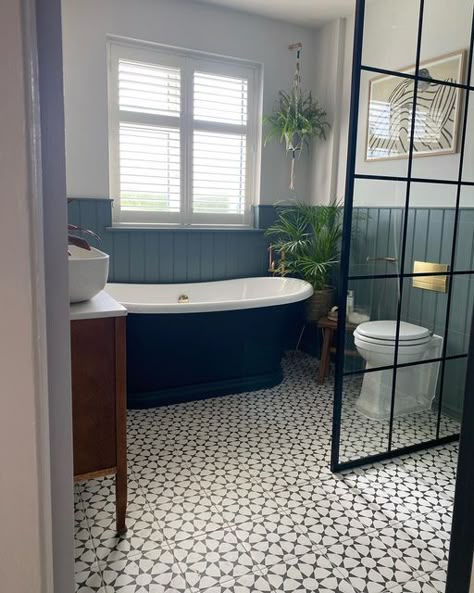 Jenny on Instagram: "A full view of the family bathroom 📸 #bathroominspo #bathroom #bathroomdesign #bathroomtiles #bathroompanelling #tongueandgroove #dabblingwithdecor #ourprettyproject #interiorscontentforyou #greenpanelling #greenbathroom #blackbath #realstylishhomes #mydailyhomesquare #housetohome #housetohomeshare #1930shouse #1930srenovation #homeaccount #lividlittlegreene #slakedlimemid" 1930s House Bathroom Ideas, Black Panelling Bathroom, Modern Edwardian Bathroom, Tongue And Groove Bathroom, Small Victorian Bathroom, Fun Bathrooms, 1930 House Renovation, Edwardian Bathroom, Bungalow Bathroom