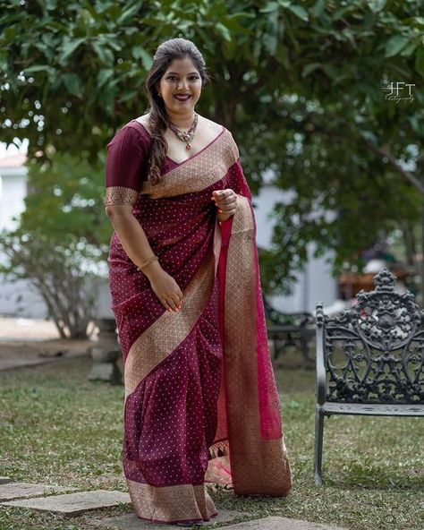 Saree On Chubby Women, Saree For Fat Women, Lovely Pic, Beautiful Casual Dresses, Art Female, Hot Romance, Anklets Boho, Bollywood Dance, Unique Blouse