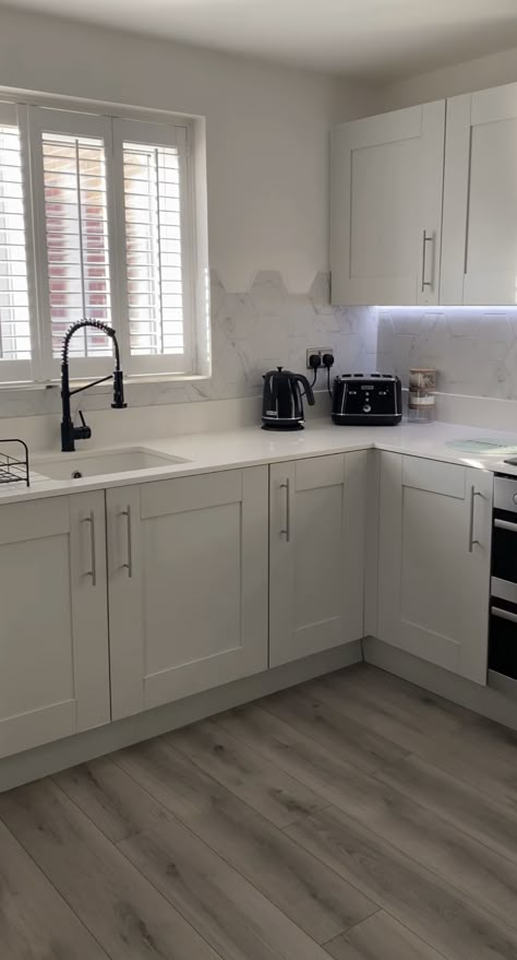 Princeton Pearl Grey Kitchen, Kitchen Ideas Medium Size, White Kitchen Backsplash Ideas Color, Small Shaker Kitchen Ideas, Uk House Renovation, Small Fitted Kitchen, Council Flat Makeover, Council Kitchen Makeover, Weird Kitchen Layout