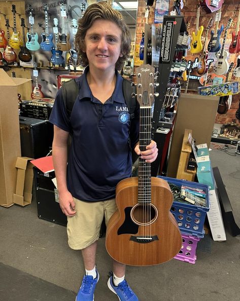 Gavin Cully and his new Lefty Taylor GS Mini Mahogany with bag Taylor Gs Mini, Music, Quick Saves