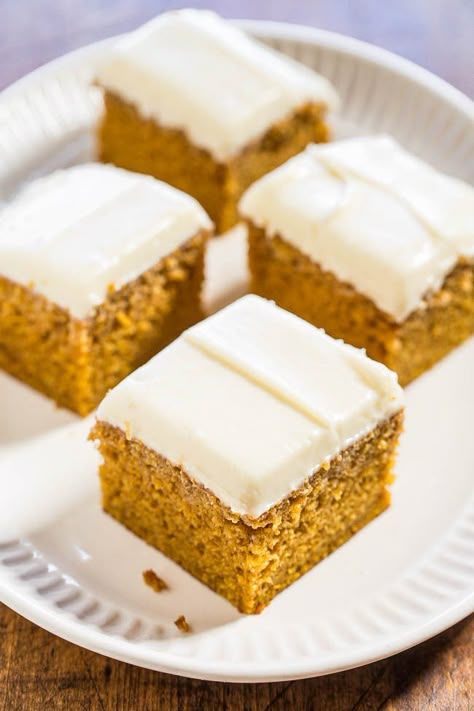 Spiced Pumpkin Cake with Cream Cheese Frosting - Averie Cooks Cake Without Cream, Easy Pumpkin Spice Cake, Gluten Free Pumpkin Bars, Gingerbread Cake Recipe, Pumpkin Spice Recipe, Pumpkin Cake Recipes, Cake Frosting Recipe, Applesauce Cake, Pumpkin Spice Cake