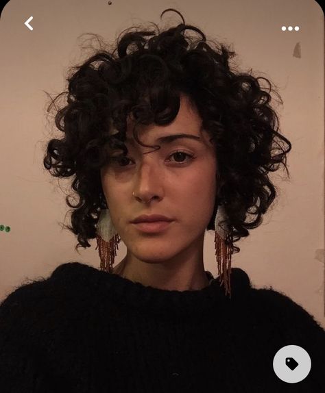 Wolf Cut Short Hair, Wolf Cut Short, Short Hair Curly, Hairstyle Youtube, Short Curly Haircuts, Haircuts For Curly Hair, Wolf Cut, Curly Hair Inspiration, Short Haircut