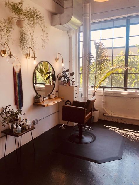 Cute Salon Studio Ideas, Hairdresser Station Ideas, Small Hairdressing Salon Interior Design, Scandinavian Hair Salon, Small Salon Suite Ideas Bohemian, Eclectic Salon Suite, Simple Salon Suite Decor, Salon Suites Decor Small Spaces, Salon Studio Suite Ideas