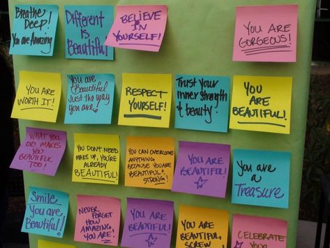 Post It Note Love Notes Ideas, Motivational Post It Notes, Post It Motivation, Post It Notes Ideas Wall, Positive Post It Notes, Heart Post It, Random Photoshoot, Teachers Day Message, Two Word Quotes