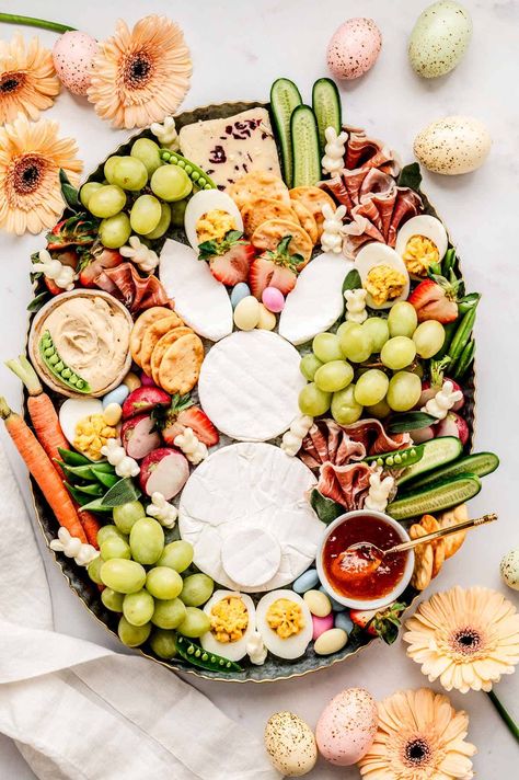 Easter Bunny Charcuterie Board - Haute & Healthy Living Bunny Charcuterie Board, Easter Appetizer Ideas, Bunny Charcuterie, Easy Easter Appetizers, Spring Charcuterie, Easter Charcuterie Board, Smoked Salmon Platter, Easter Charcuterie, Easter Appetizers Easy