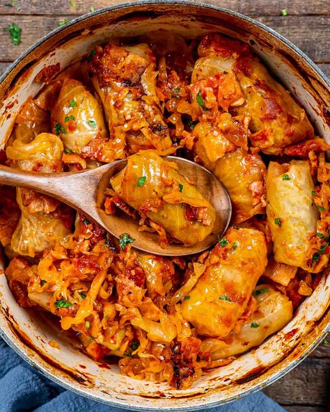 Romanian Recipes Traditional, Romanian Food Recipes Traditional, Romanian Dinner Recipes, Romanian Cabbage Rolls, Moldova Recipes, Romanian Cabbage Rolls Recipe, Mititei Recipe, European Food Recipes, Romanian Food Recipes