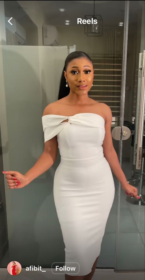 Dresses For Graduation University, Uwi Graduation, Graduation Dress Ideas University, Graduation Dresses University, White Graduation Dress College Classy, White Graduation Dress College, University Graduation Dresses, Graduation Dress Designs, Graduation Dress College Classy