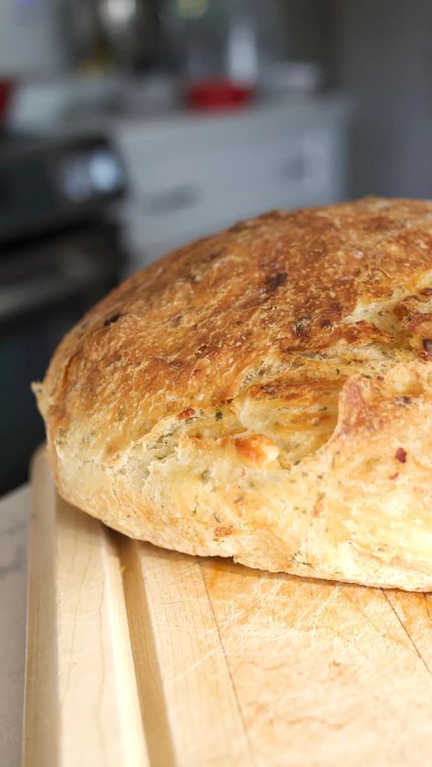 No Knead Bread with Feta Cheese - Kalie Stephan Feta Cheese Bread, Feta Bread, Homemade Bread Easy, Feta Recipes, Knead Bread, Bread Easy, Baking Stone, No Knead Bread, No Knead