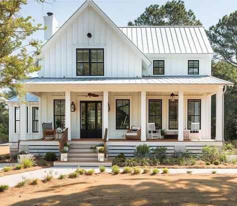 Farmhouse Barndominium Exterior, Modern Farmhouse Outside, Farmhouse Goals, Cottage Farmhouse Exterior, Aesthetic Farmhouse, White Farmhouse Exterior, Farmhouse Layout, Belton House, Ranch Farmhouse