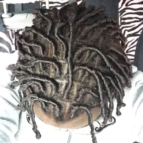 My starter locs @fakebougie .. started March 31, 2017 Short starter locs loc journey loc parting loc pattern parting pattern brick parting comb coils Twist Parting Pattern, Brick Parting, Twist Parting, Loc Parting Patterns, Parting Pattern, Loc Parting, Dreadlocks For Men, Short Starter Locs, Comb Coils