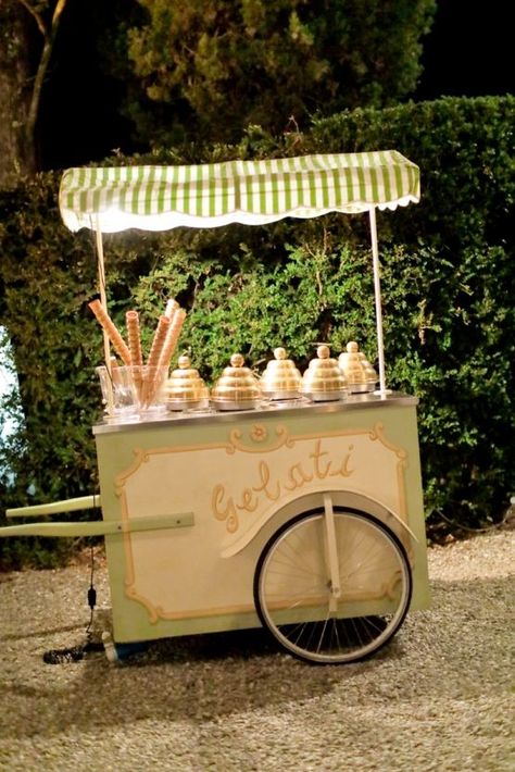 Best Wedding Ideas Romantic, Pizza Cart Wedding, Tuscany Wedding Aisle, Romantic Tuscan Wedding, Villa Grabau Wedding, Wedding Italian Theme, Gelato At Wedding, Italian Vibes Wedding, Tuscan Wedding Food