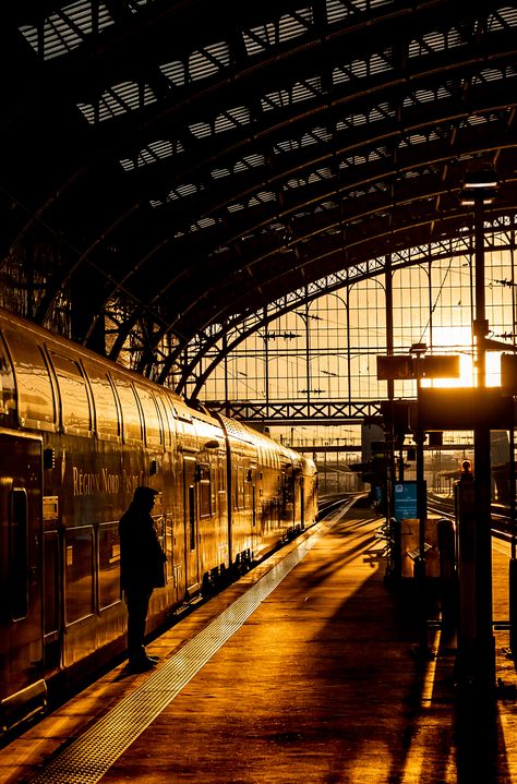 City Train Station, Old Train Aesthetic, Train Station Photography, Train Station Aesthetic, Low Light Photography, Game Environment, Old Train, Fall Photoshoot, Vintage Train