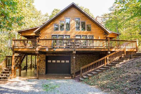 Log Cabin Interior Ideas Living Room, Log Cabin Interior Ideas, Garage Apartment Floor Plans, Small Log Homes, Modern Cabins, Log Home Interior, Shed Tiny Home, Lake Ideas, Log Cabin Interior