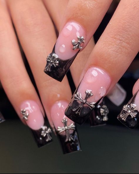 Nails Chrome Heart, Chrome Hearts Nails Short, Green Chrome Heart Nails, Chrome Hearts Nails Almond, French Tip Chrome Heart Nails, Chrome Hearts Nails Designs, Pink Chrome Heart Nails, White Chrome Heart Nails, Short Chrome Hearts Nails