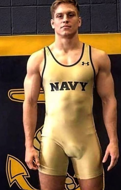 Olympic Wrestling, Wrestling Singlet, Lycra Men, Hunks Men, Men Sport Pants, Sports Boys, Men In Uniform, Muscular Men, Shirtless Men