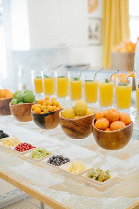 Fresh Juice Bar, Wedding Food Bars, Types Of Fruits, Fruit Bar, Food Bars, Food Bar, Food Stations, Mimosa Bar, Brunch Party