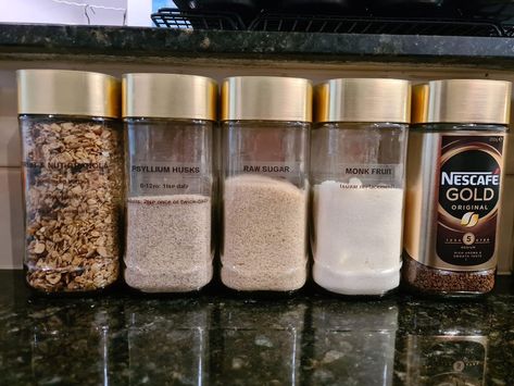 Coffee Jars Upcycle, Glass Jar Upcycle, Coffee Jars Diy Ideas, Nescafe Coffee Jars Diy Ideas, Coffee Jar Crafts, Diy Spice Jars, Glass Jars Diy, Nescafe Gold, Nescafe Coffee