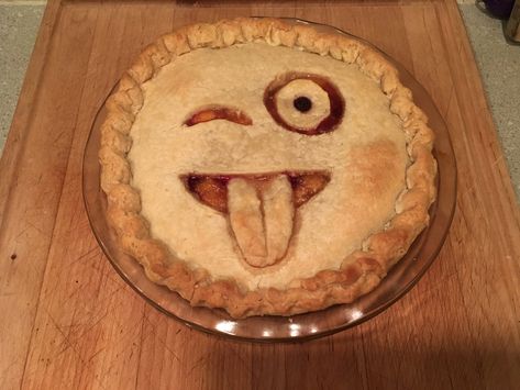 Fun Making a   Emoji Pies 2018   Peach Pie - Kids Pies  - Emoji Fun Crazy Face Pie Emoji, Pie Designs, Crazy Face, Best Pie, Peach Pie, Pumpkin Pie, Smiley, Pie, Funny Memes