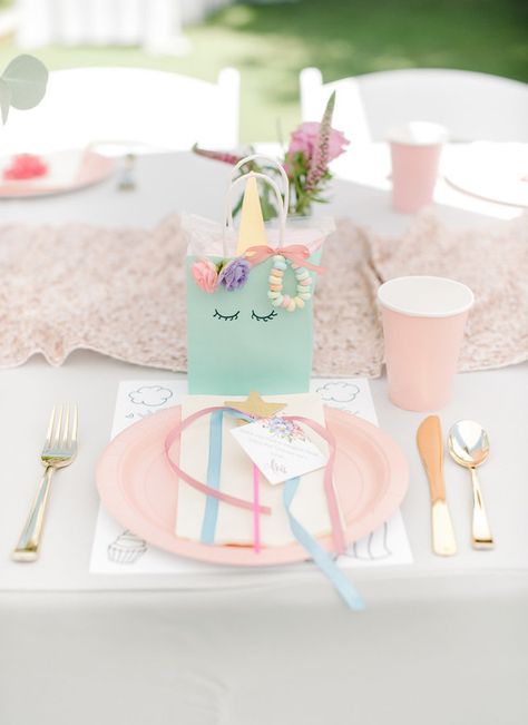 Unicorn themed first birthday party | Wedding & Party Ideas | 100 Layer Cake Unicorn Party Table Setting, Unicorn Birthday Table Set Up, Unicorn Head Cake, 1st Birthday Centerpieces, Unicorn Party Ideas, Unicorn Cake Smash, Unicorn 1st Birthday, 3d Birthday Cake, Birthday 1st