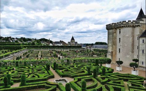 Maze Wedding, Italy Garden, Castle Italy, Maze Garden, Garden Maze, Love Garden, Old Money Aesthetic, Wedding Venues, Castle