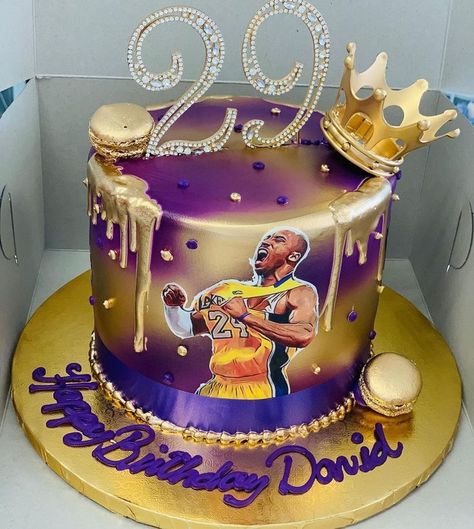 Kobe Bryant Cake Ideas, Kobe Bryant Cake, Birthday Cake Creative, Lebron James Birthday, Kobe Bryant Birthday, Lakers Cake, Basketball Cakes, 24th Birthday Cake, Basketball Birthday Cake